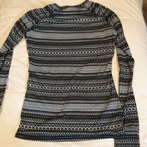 Warm Essentials,  longsleeve top.